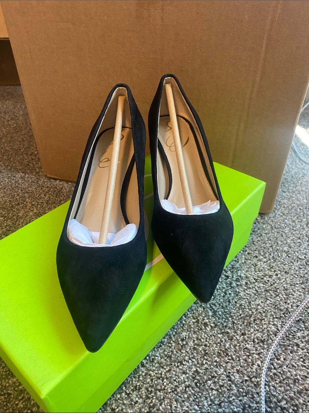 Sam Edelman Black Pointed-Toe Low Heel Pumps - Picture 3 of 10